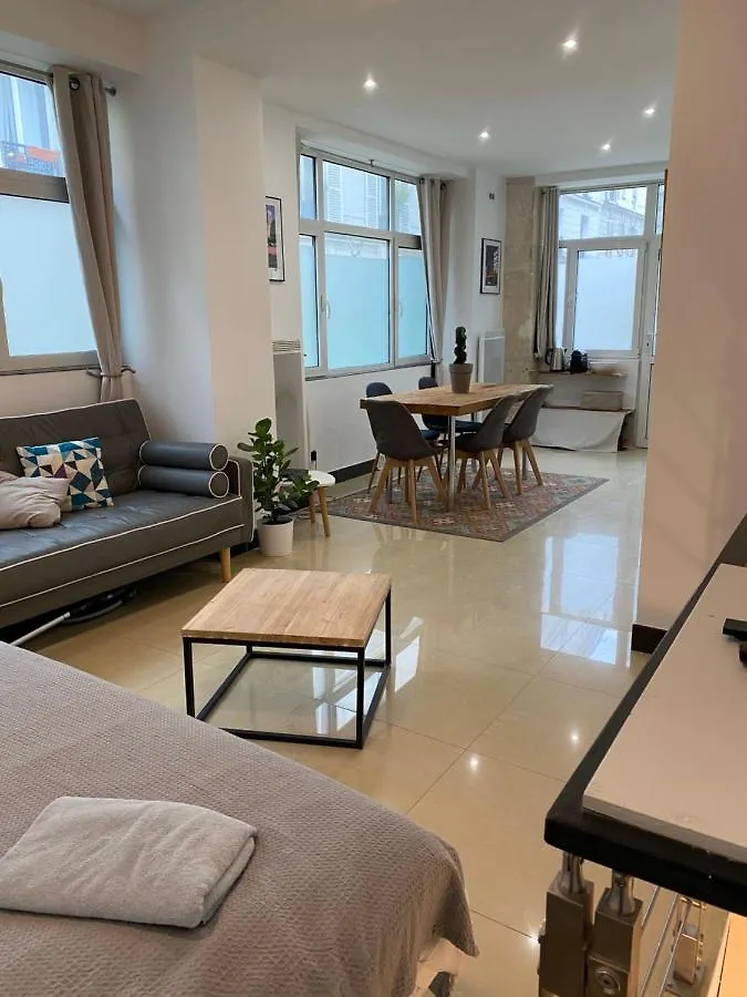Large And Unique Souplex 60sqm, Well Located パリ